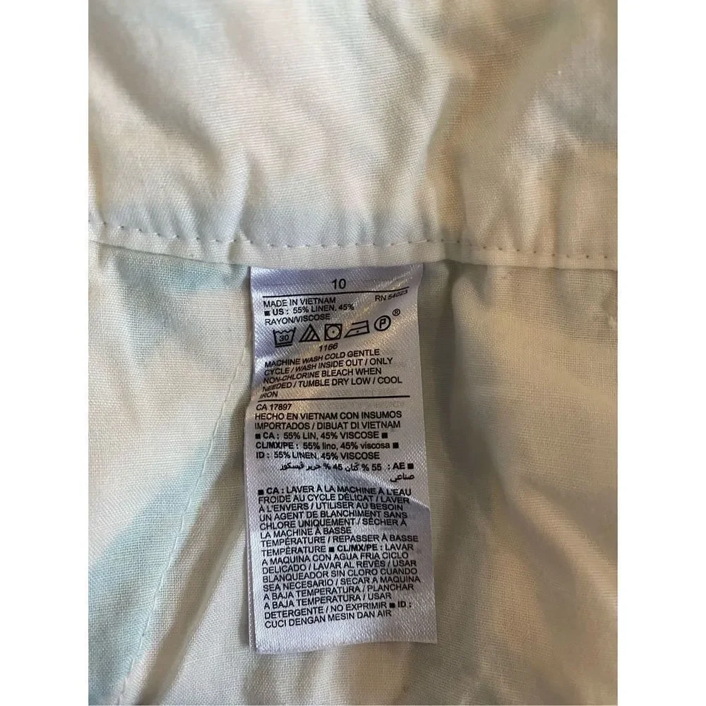 Old navy women’s striped blue and beige every day short size 10
